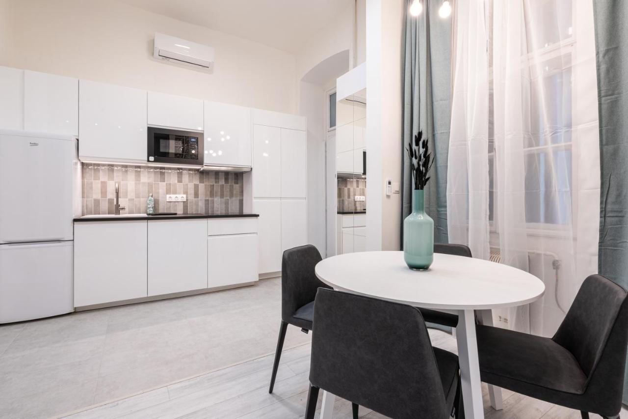 Kl31 - Urban Escape - Prime Location - Klauzal Square By Bqa Apartman Budapest Kültér fotó